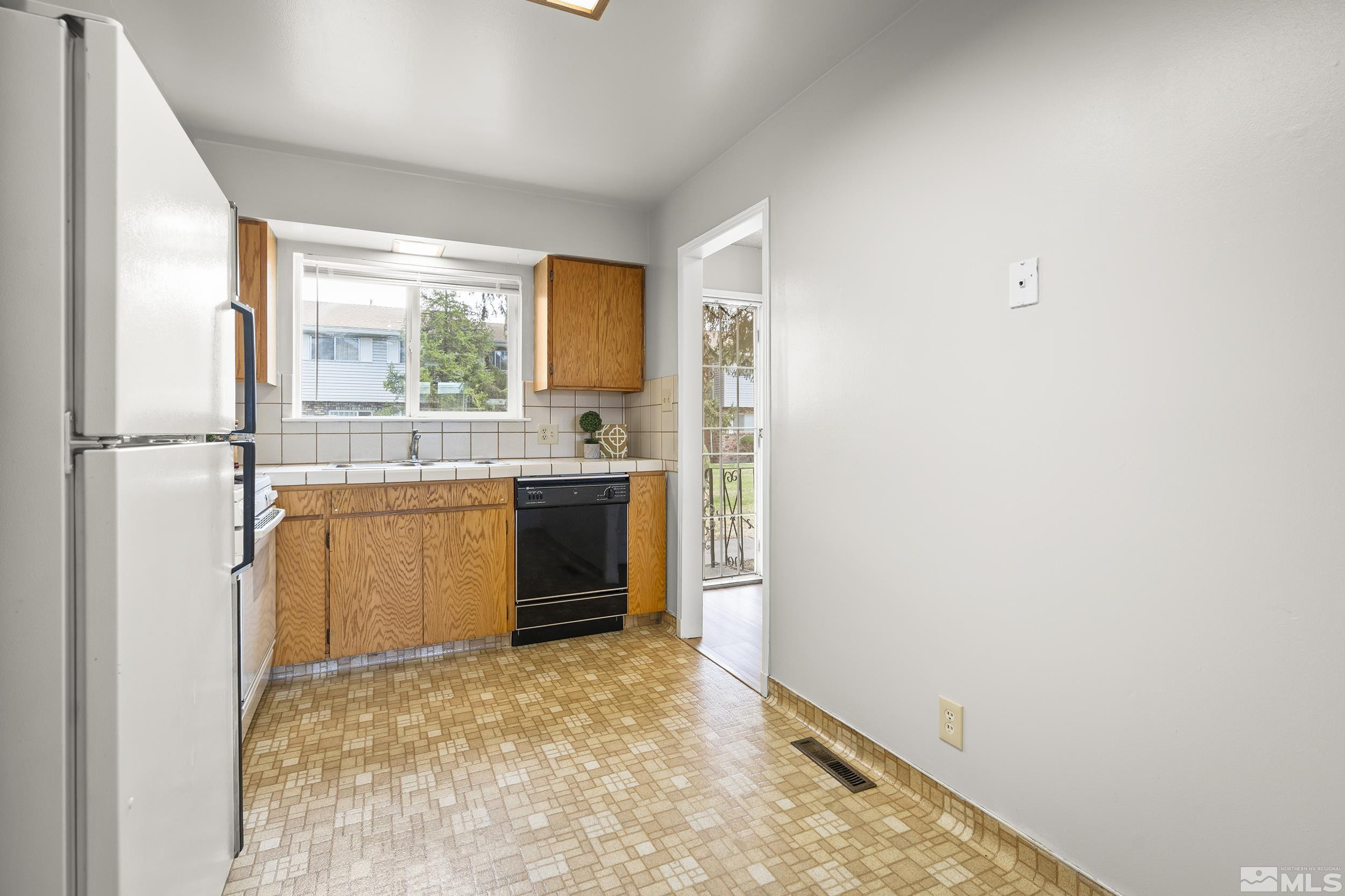 28 Smithridge Park Reno, NV 89502 - Photo 3 of 17 Photo 3