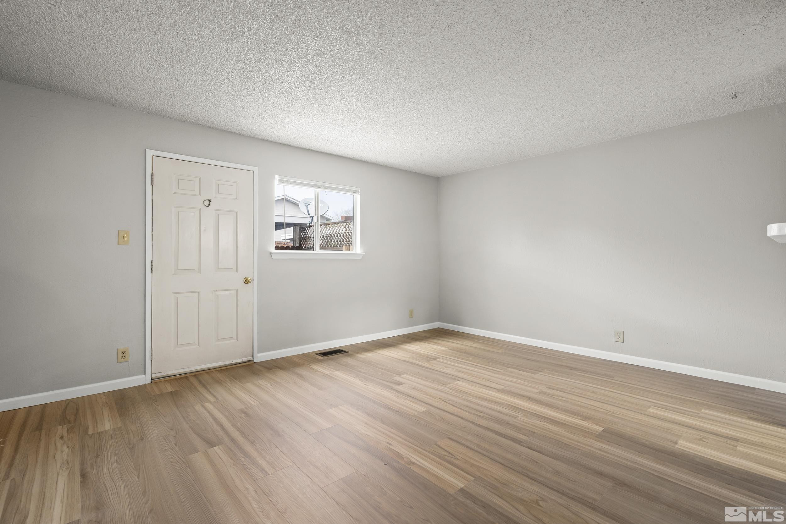 28 Smithridge Park Reno, NV 89502 - Photo 4 of 17 Photo 4