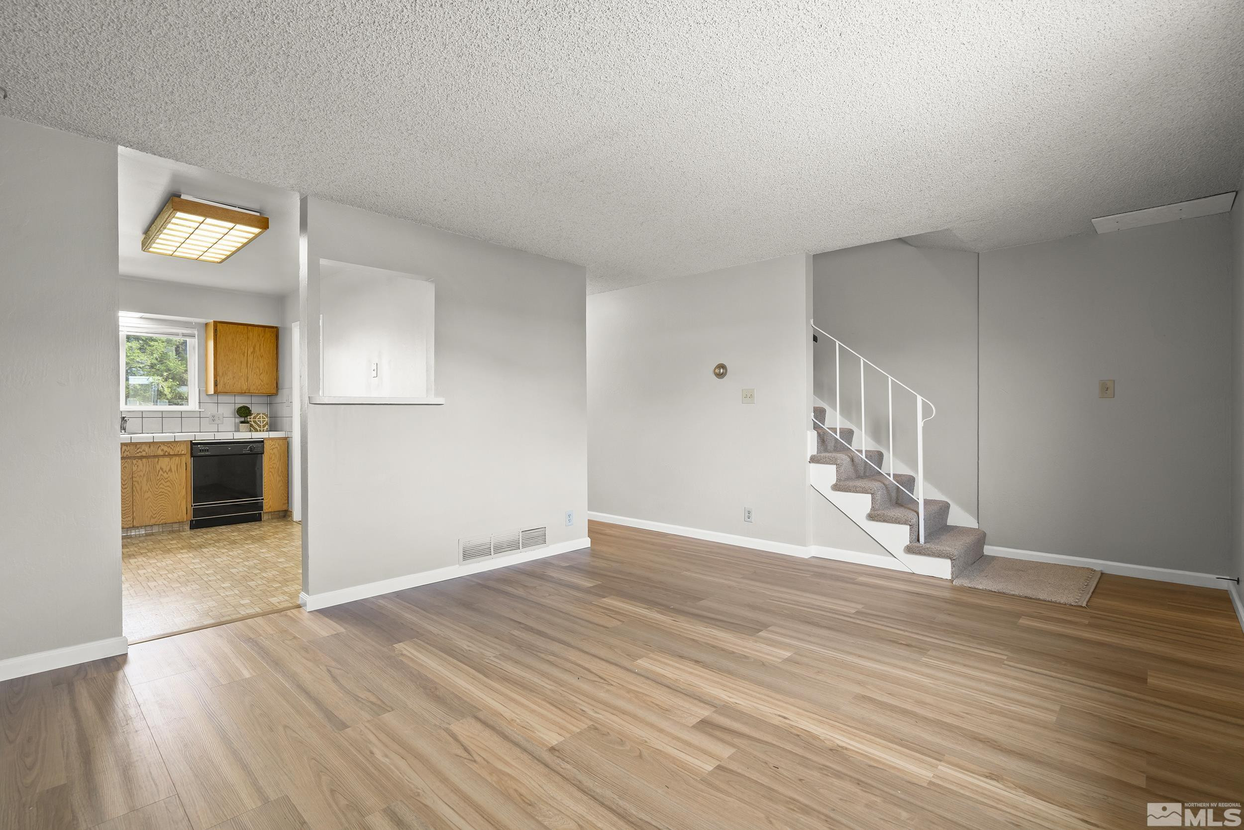 28 Smithridge Park Reno, NV 89502 - Photo 5 of 17 Photo 5