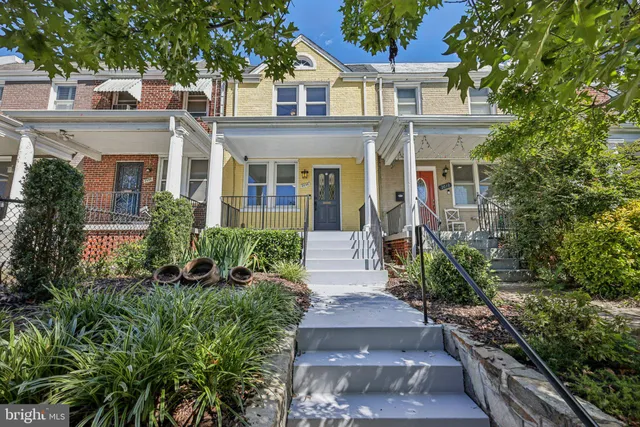 $715,000 | 2008 C Street Northeast, Washington, DC 20002