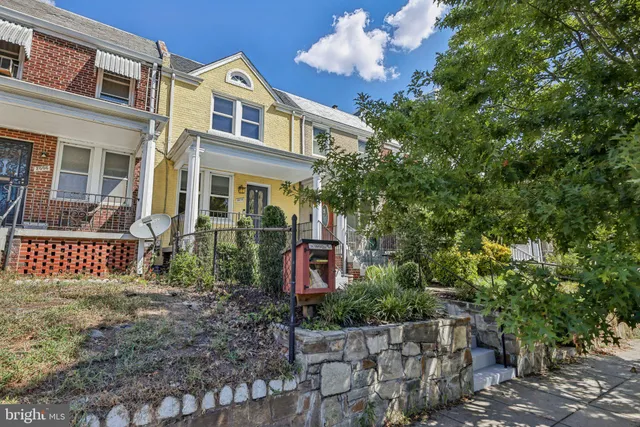 $715,000 | 2008 C Street Northeast, Washington, DC 20002