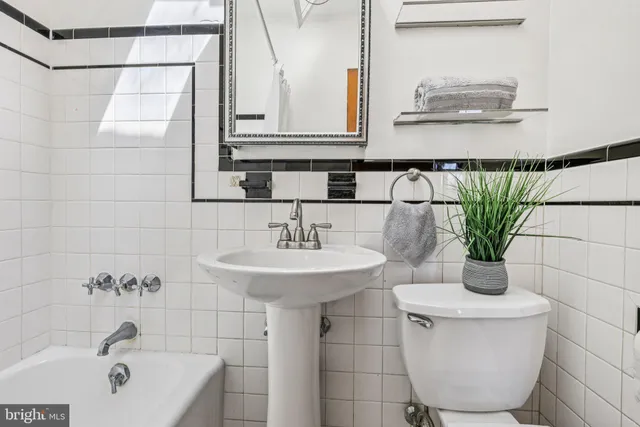 $715,000 | 2008 C Street Northeast, Washington, DC 20002