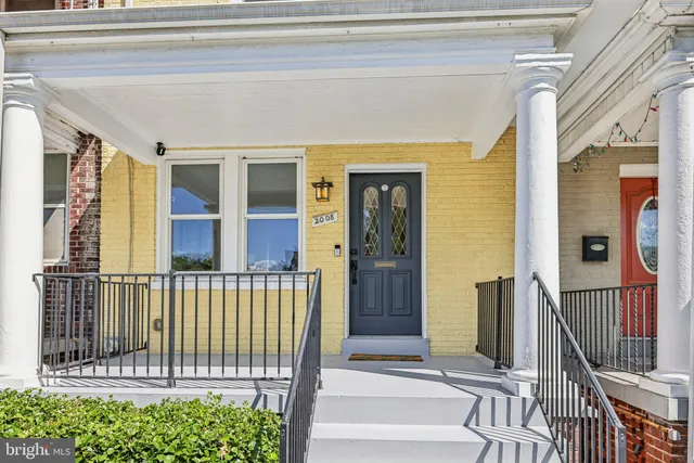 $715,000 | 2008 C Street Northeast, Washington, DC 20002