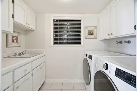 $4,188,800 | 911 Matts Court, Los Altos, CA 94024