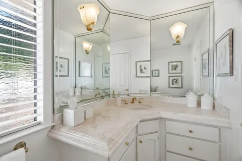 $4,188,800 | 911 Matts Court, Los Altos, CA 94024