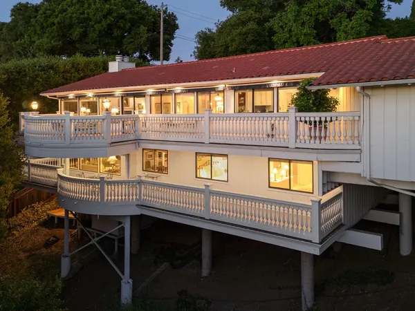 $3,988,800 | 911 Matts Court, Los Altos, CA 94024