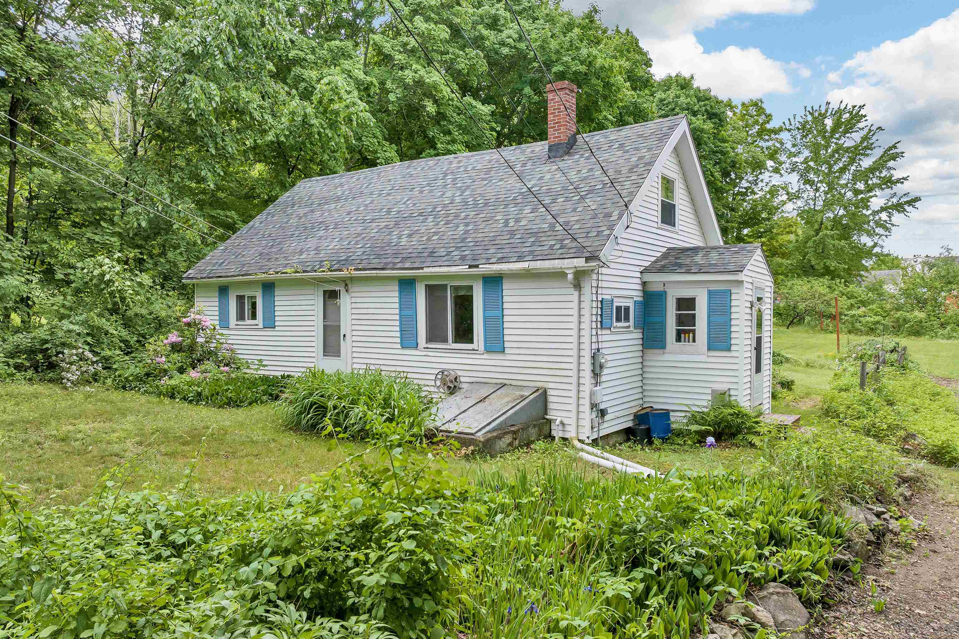 29 Pine Street Wolfeboro, NH 03894 - Photo 1 of 23