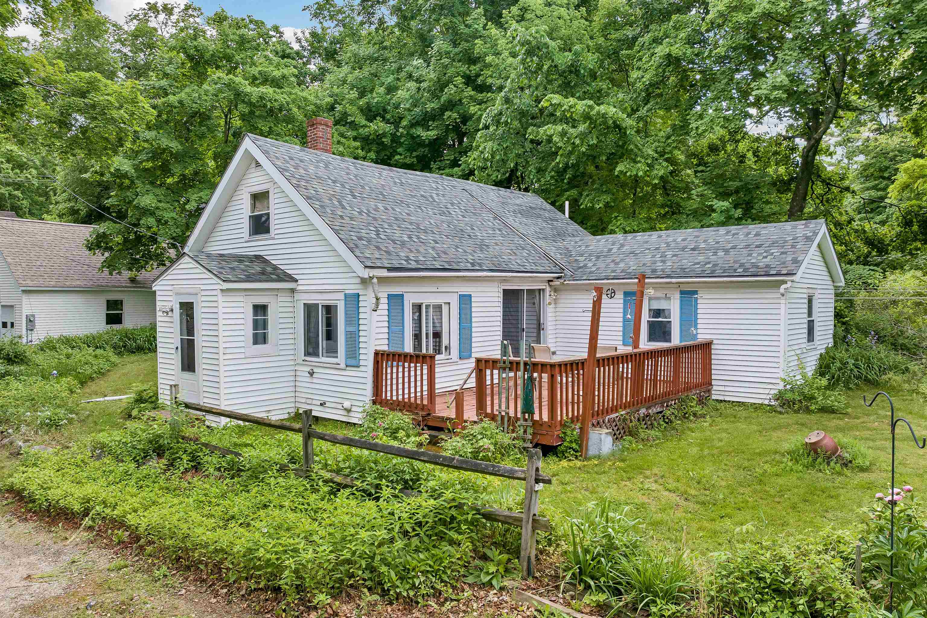 29 Pine Street Wolfeboro, NH 03894 - Photo 2 of 23