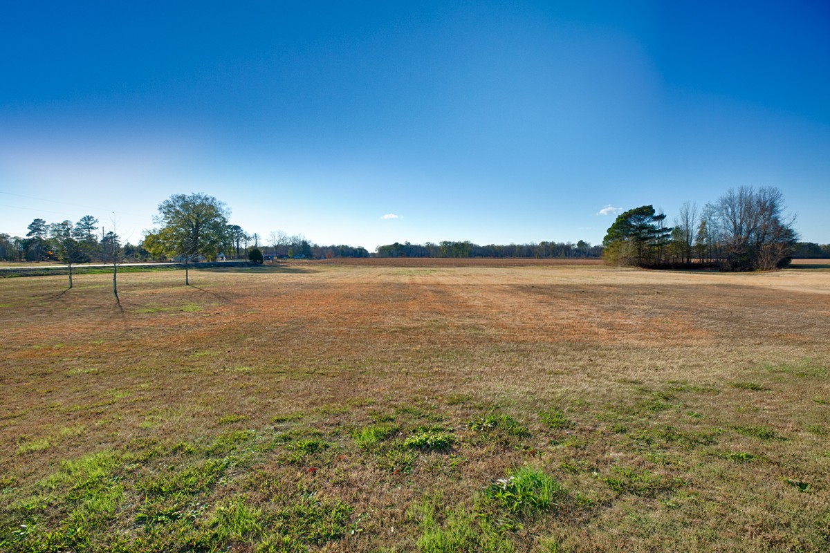 27423 Thach Road Athens, AL 35613 - Photo 12 of 15 a view of an ocean with a nearby beach