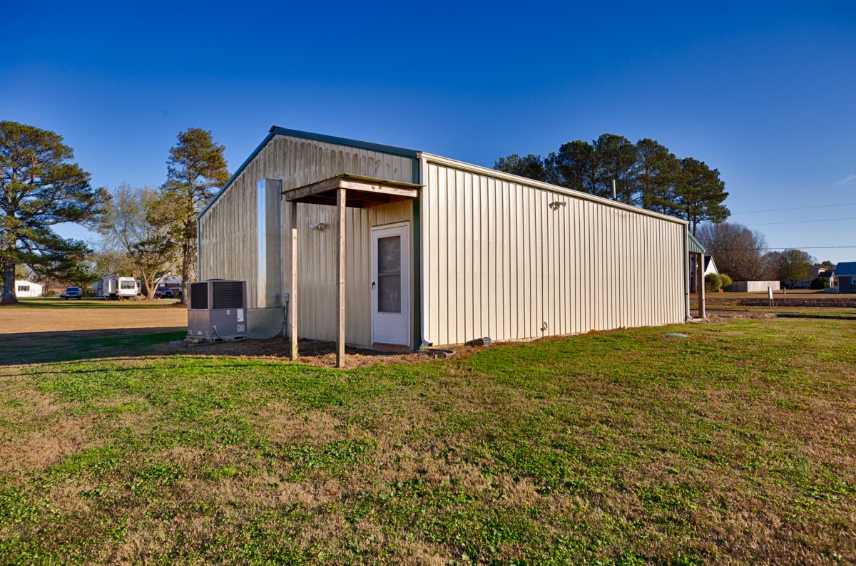 27423 Thach Road Athens, AL 35613 - Photo 5 of 15 a view of a house with a yard