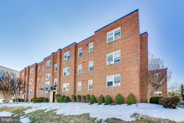$1,775 | 1722 North Quinn Street, Unit 303, Arlington, VA 22209