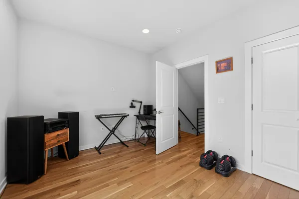 $3,200 | 1923 South 6th Street, Philadelphia, PA 19148
