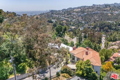 $2,495,000 | 2651 La Cuesta Drive, Los Angeles, CA 90046