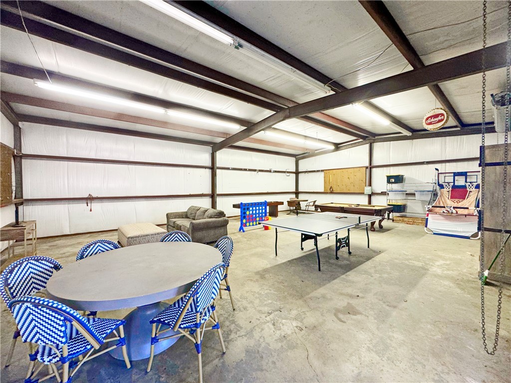 9462 Riley Green Road Franklin, TX 77856 - Photo 5 of 30 a outdoor with lots of tables and chairs