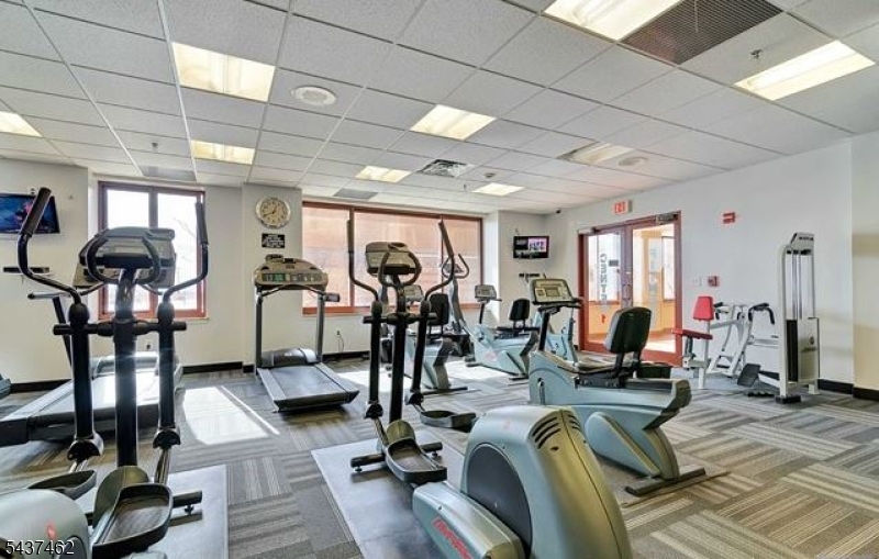 100 Old Palisade Road, Unit 1613 Fort Lee, NJ 07024 - Photo 30 of 35