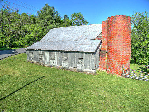 1315 Brushy Valley Road Heiskell, TN 37754 - Photo 5 of 40 5-1315 Brushy Valley Barn
