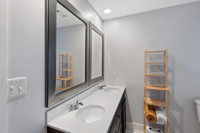 $319,999 | 735 Hawthorne Street, Memphis, TN 38107