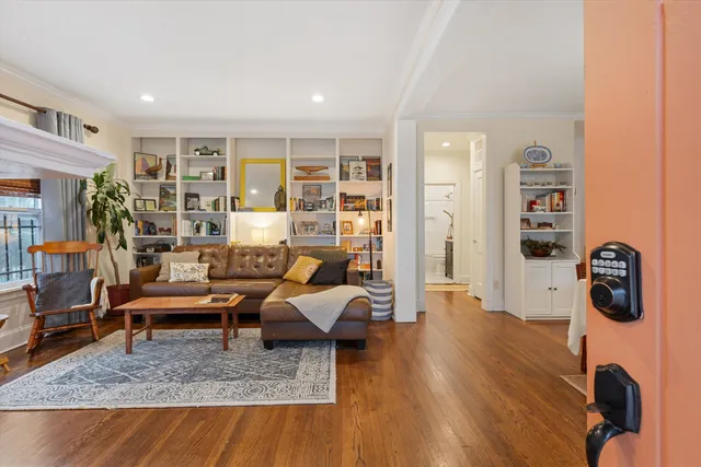 $319,999 | 735 Hawthorne Street, Memphis, TN 38107