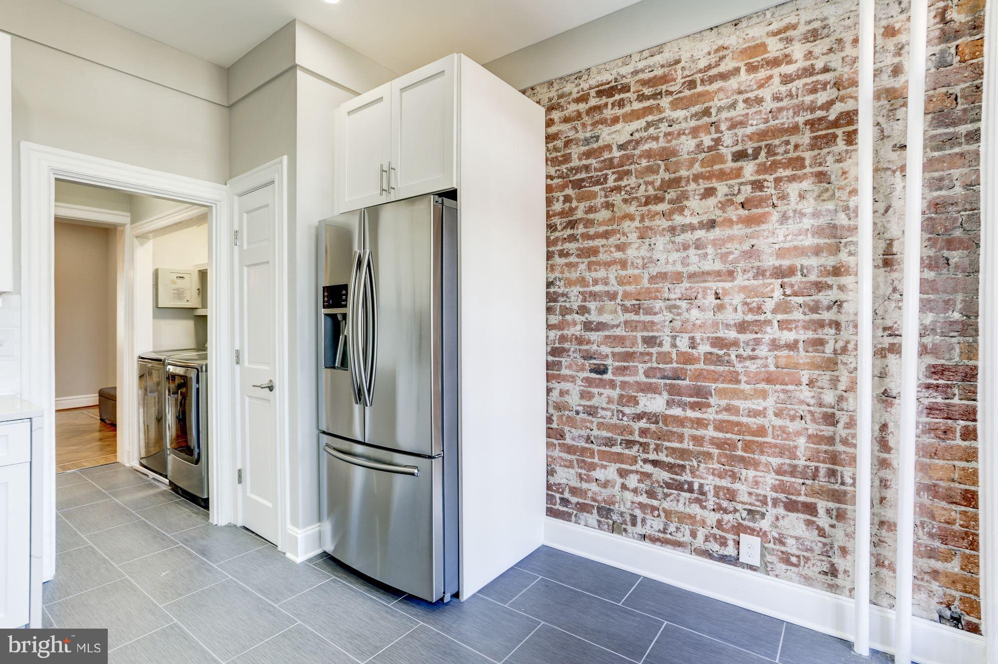 1735 Lanier Place Northwest Washington, DC 20009 - Photo 8 of 27 Living Room