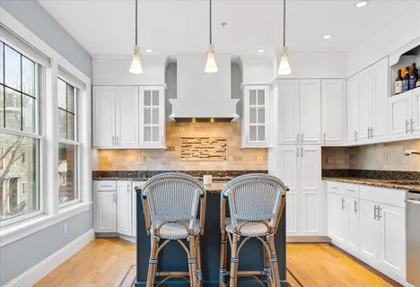 $959,000 | 591 East 3rd Street, Unit 1, Boston, MA 02127