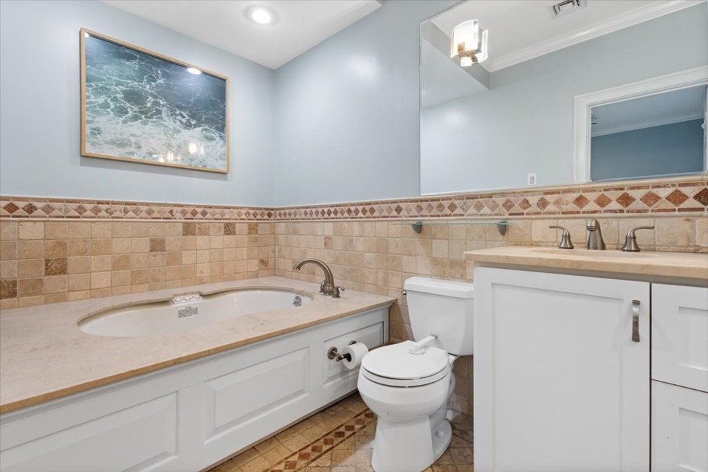 591 East 3rd Street, Unit 1 Boston, MA 02127 - Photo 13 of 24