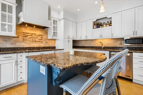 $959,000 | 591 East 3rd Street, Unit 1, Boston, MA 02127
