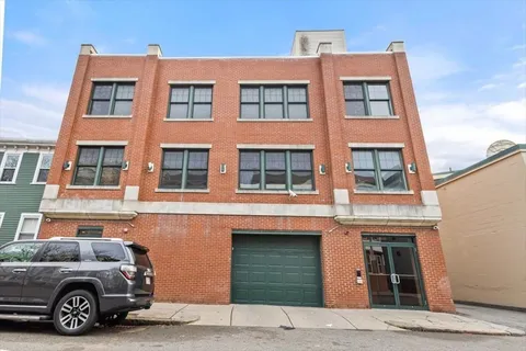 $959,000 | 591 East 3rd Street, Unit 1, Boston, MA 02127