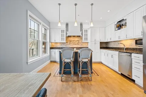 $959,000 | 591 East 3rd Street, Unit 1, Boston, MA 02127