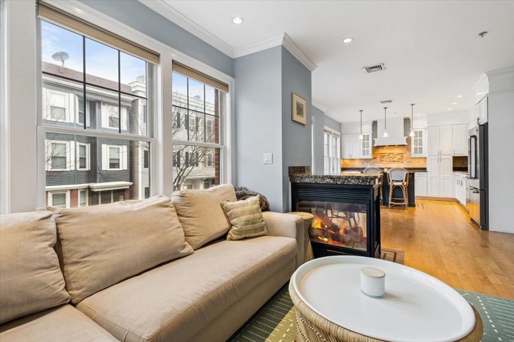 591 East 3rd Street, Unit 1 Boston, MA 02127 - Photo 5 of 24