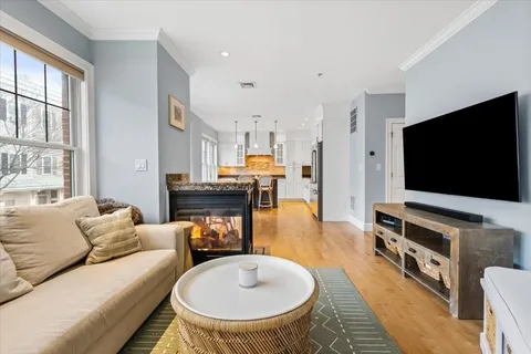 $959,000 | 591 East 3rd Street, Unit 1, Boston, MA 02127