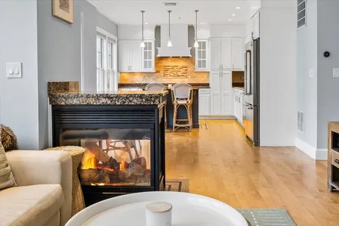 $959,000 | 591 East 3rd Street, Unit 1, Boston, MA 02127