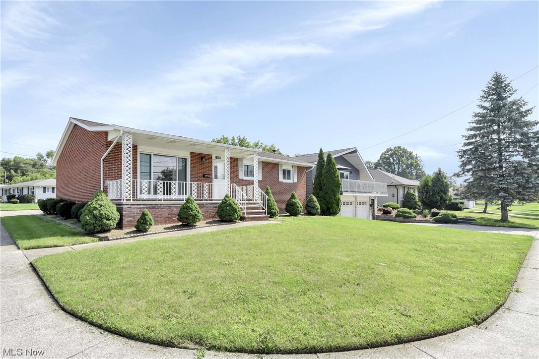14115 Turney Road Maple Heights, OH 44137 - Photo 3 of 25 Gallery Image 3