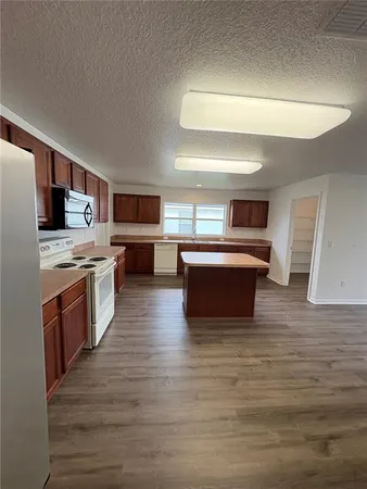 $2,500 | 9880 Southwest 56th Avenue, Ocala, FL 34476