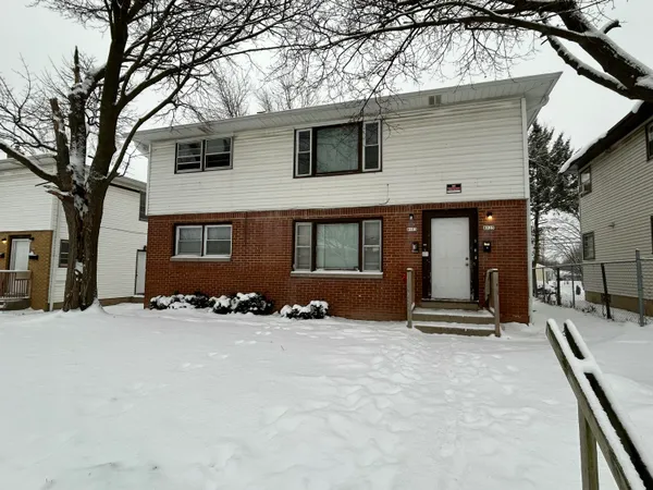 $194,900 | 8025 West Villard Avenue, Unit 8023, Milwaukee, WI 53218