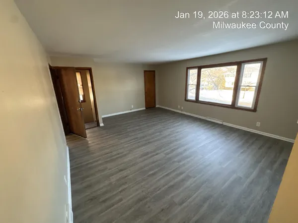 $194,900 | 8025 West Villard Avenue, Unit 8023, Milwaukee, WI 53218