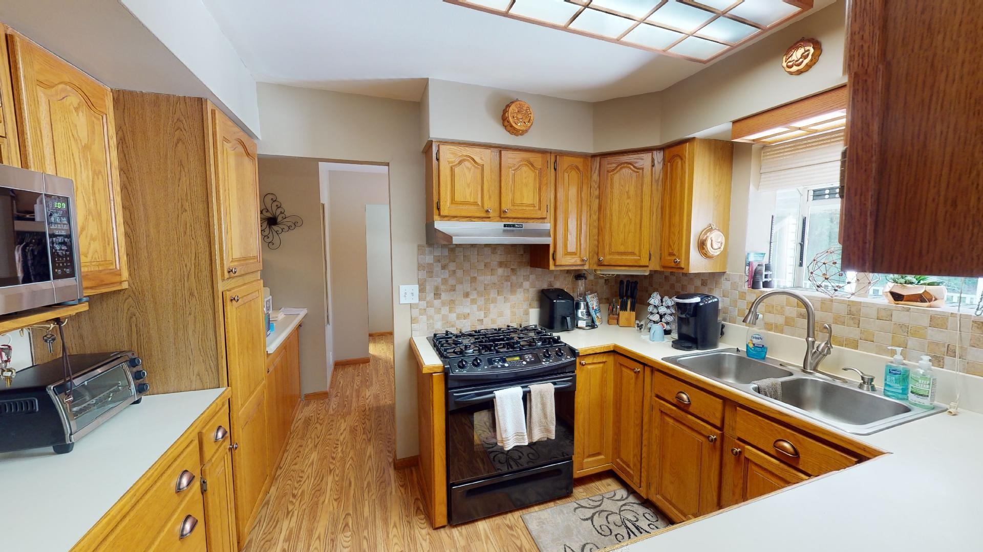 1540 South Vroman Road Mount Pleasant, MI 48858 - Photo 15 of 63 1903942-14.JPG