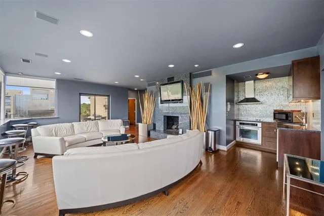 $239,000 | 803 West 48th Street, Unit 601, Kansas City, MO 64112