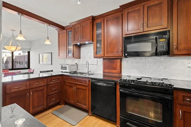 $239,000 | 803 West 48th Street, Unit 601, Kansas City, MO 64112