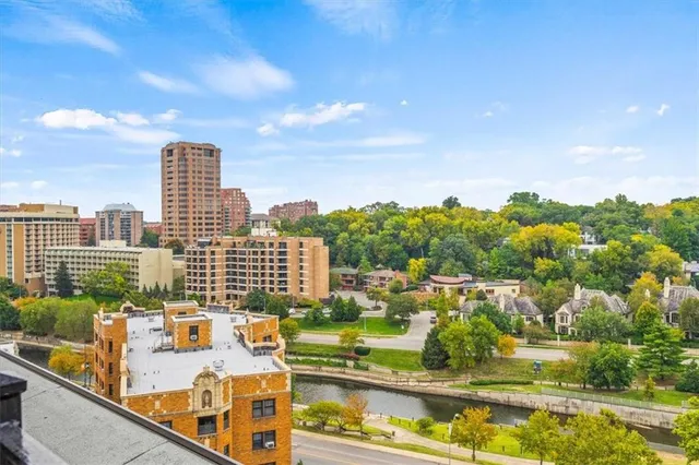 $239,000 | 803 West 48th Street, Unit 601, Kansas City, MO 64112