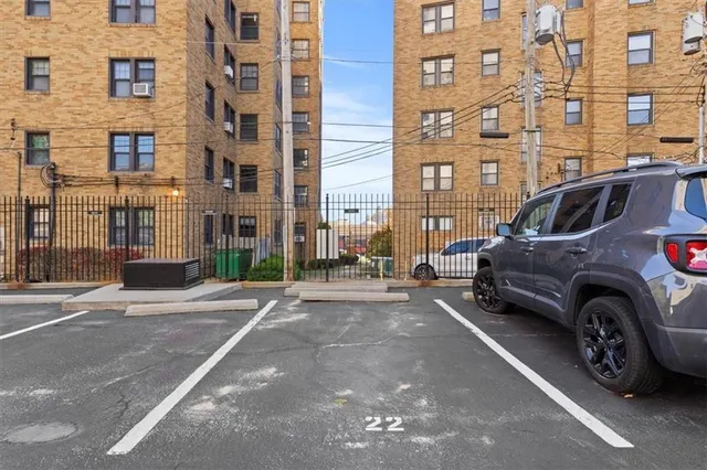 $239,000 | 803 West 48th Street, Unit 601, Kansas City, MO 64112