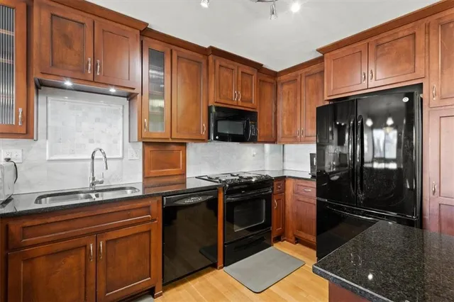 $239,000 | 803 West 48th Street, Unit 601, Kansas City, MO 64112