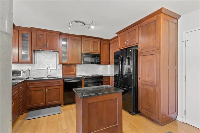 $239,000 | 803 West 48th Street, Unit 601, Kansas City, MO 64112