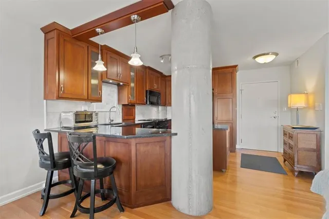 $239,000 | 803 West 48th Street, Unit 601, Kansas City, MO 64112