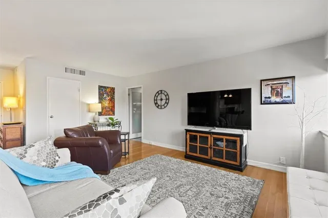 $239,000 | 803 West 48th Street, Unit 601, Kansas City, MO 64112