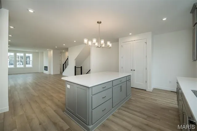 $577,900 | 8904 Gateway Circle, Unit 41808, Richmond Heights, MO 63144