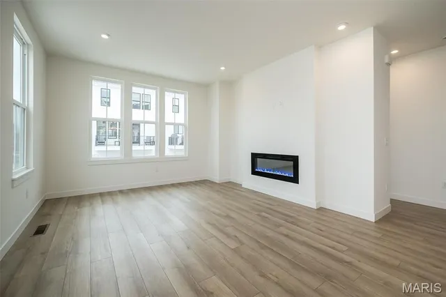 $577,900 | 8904 Gateway Circle, Unit 41808, Richmond Heights, MO 63144