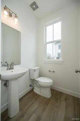 $577,900 | 8904 Gateway Circle, Unit 41808, Richmond Heights, MO 63144