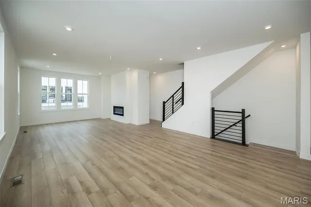 $577,900 | 8904 Gateway Circle, Unit 41808, Richmond Heights, MO 63144