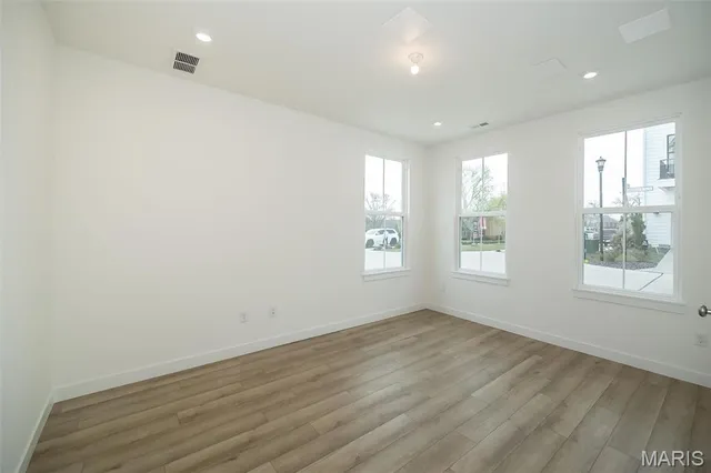 $577,900 | 8904 Gateway Circle, Unit 41808, Richmond Heights, MO 63144