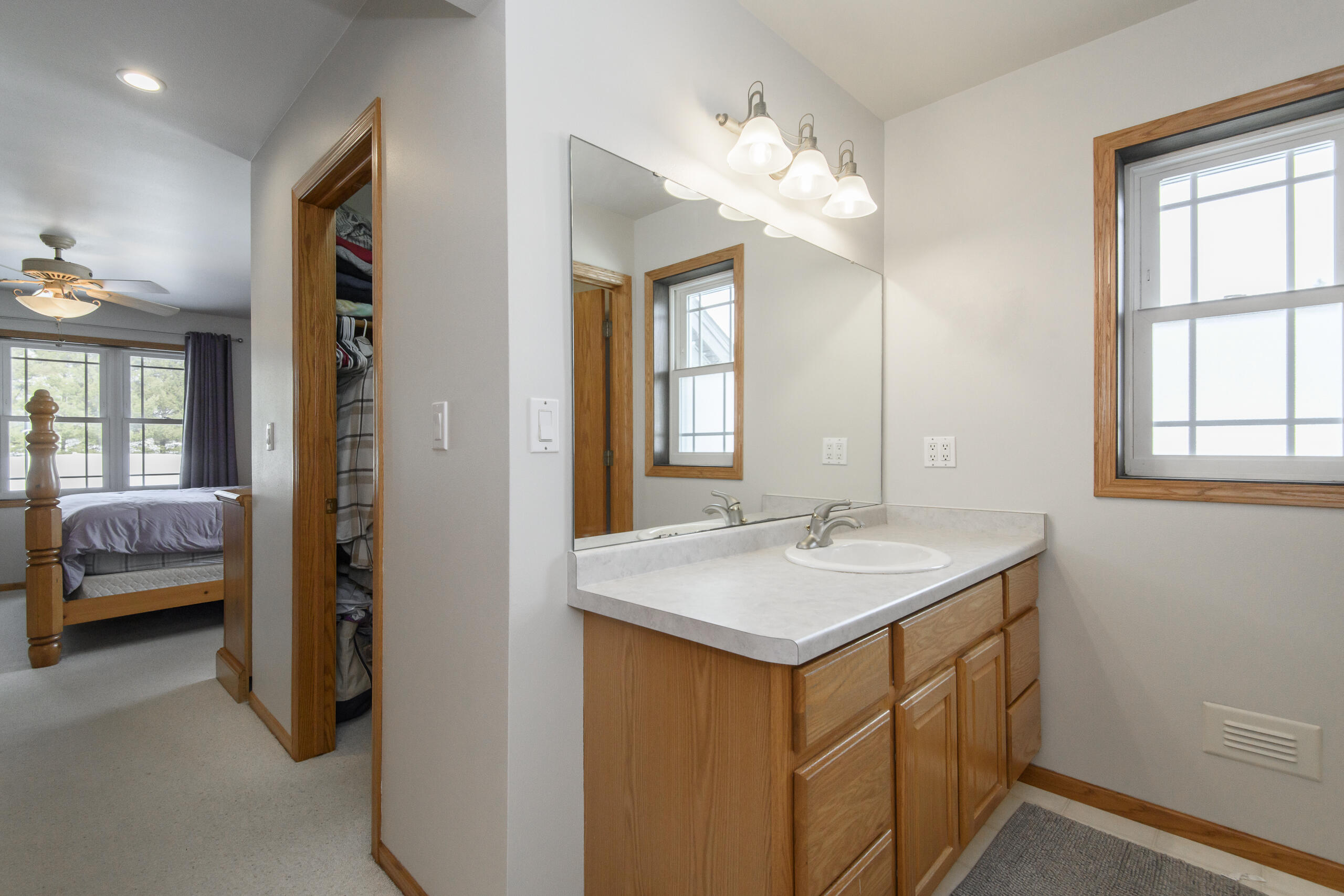 130 Chestnut Way North Prairie, WI 53153 - Photo 17 of 49 Primary Bath